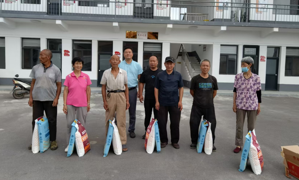 愛心傳遞不停歇,山西英特麗電子科技有限公司,扶貧助農我們一直在路上(圖1) 5aee3b63303a45ebe36533d88879865.png